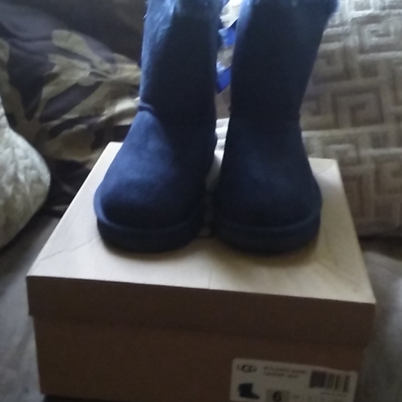 UGG boots - Picture 1 of 3